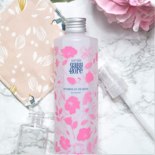 Produit hydrolat de rose en situation 2